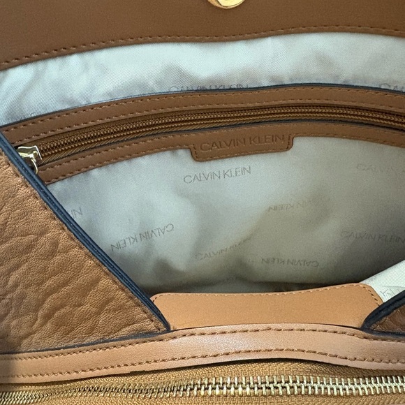 Calvin Klein Ellie Novelty Large Triple Compartment Brown Leather Shoulder Bag - Picture 14 of 16